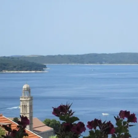 Kresic * Hvar Town